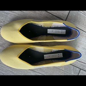 Wore once, soles look brand new. Felt to small for me, need a bigger size.